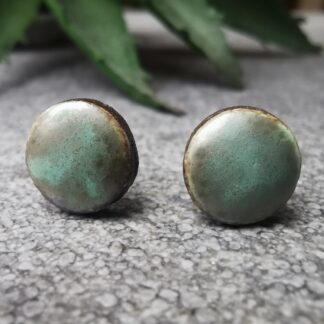 Kolczyki ceramiczne wkrętki mini srebrzysta mięta mat