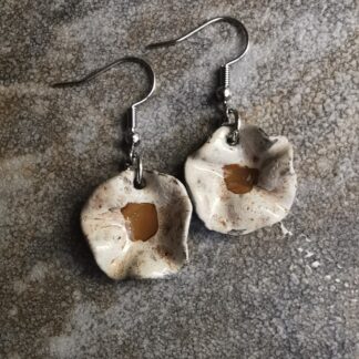 Kolczyki ceramiczne kwiaty beżowe małe