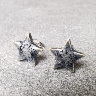 Kolczyki ceramiczne wkrętki gwiazdki srebrzysto-granatowe